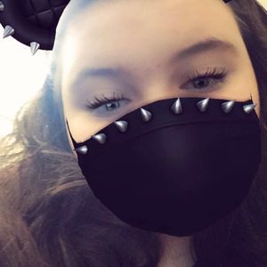 Meet your Posher, Jenny